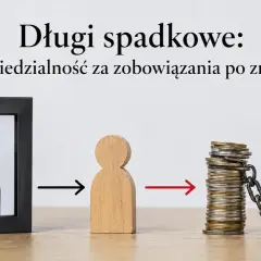 Obrazek symbolizuje długi spadkowe. Czarna ramka ze wstęgą, drewniana figurka i stos monet z kulą u łańcucha. To jak spis inwentarza zobowiązań po zmarłym.