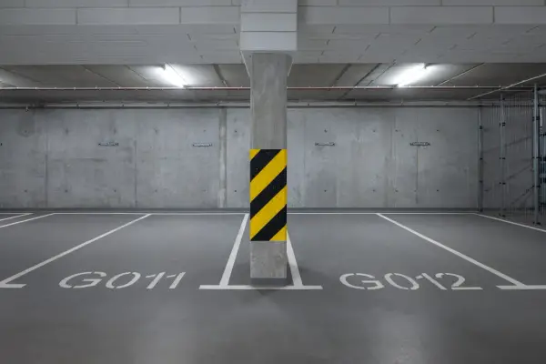 Puste miejsca postojowe GO11 i GO12 w garażu podziemnym. Zastanawiasz się nad czynszem za miejsce postojowe w garażu podziemnym?